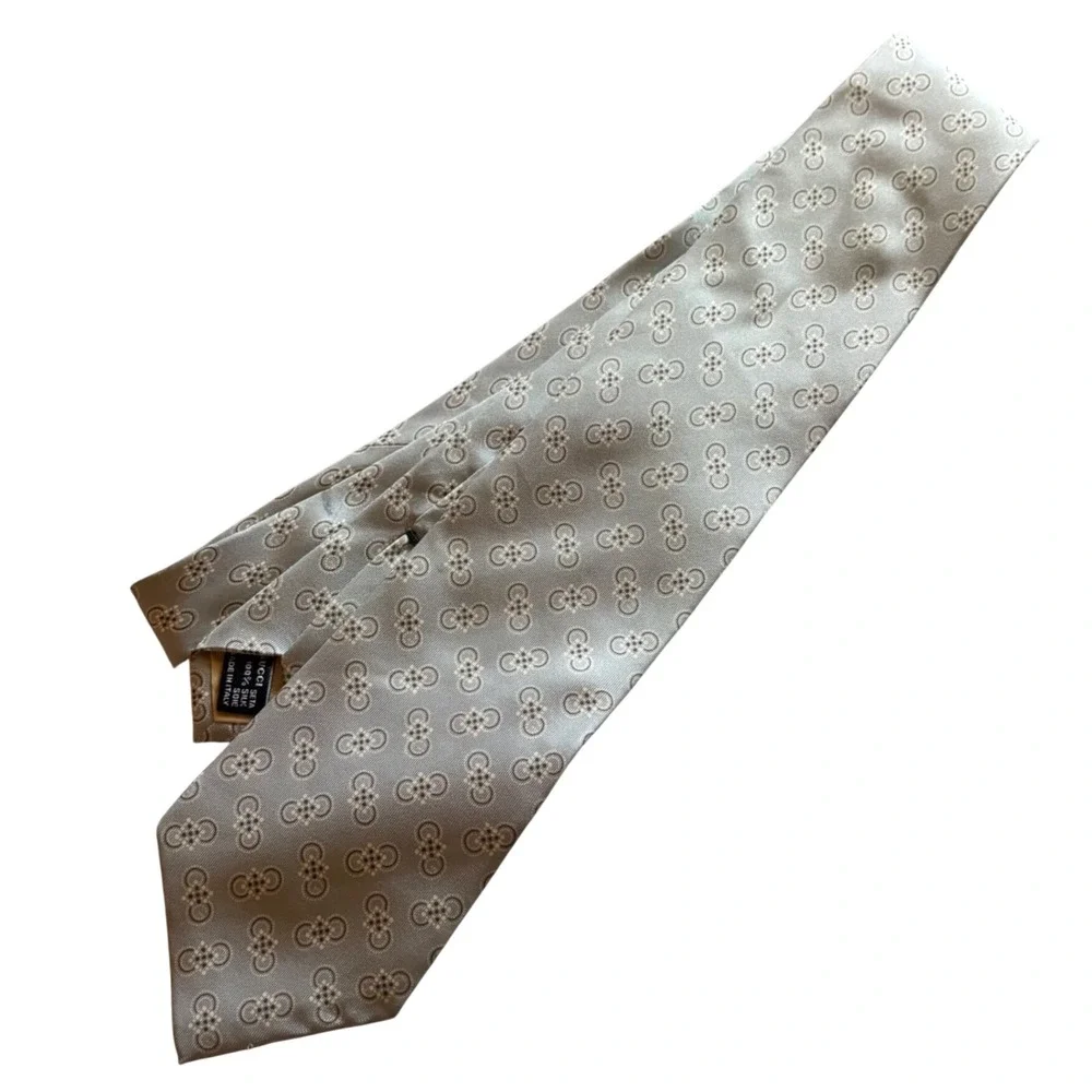 Gucci Mens Silk Tie Silver Grey Interlocking G Geometric Pattern Made in Italy